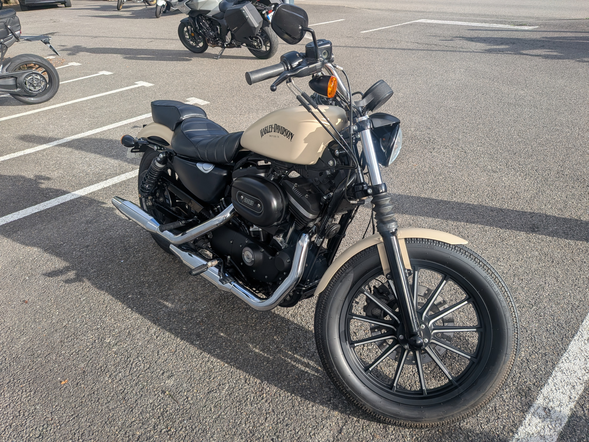 HARLEY-DAVIDSON SPORTSTER 883