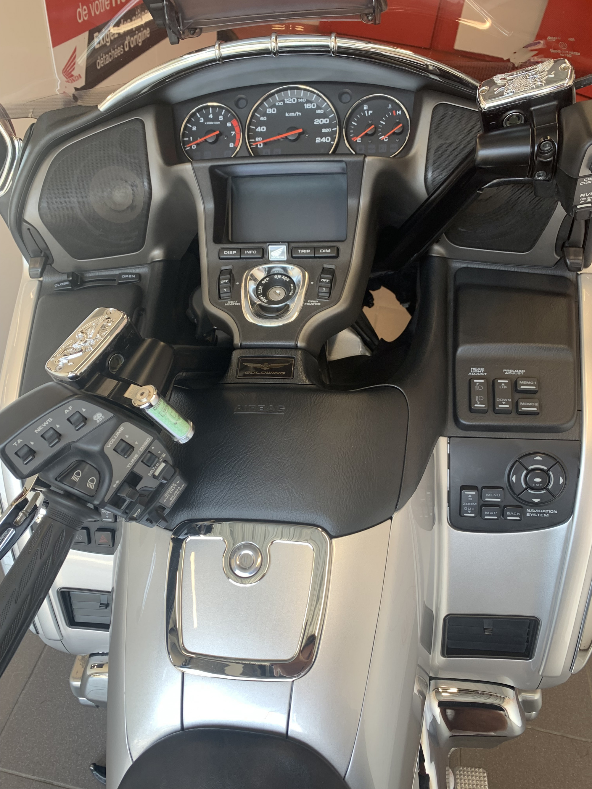 HONDA GL 1800 GOLDWING AIR BAG GPS SUPER ETAT