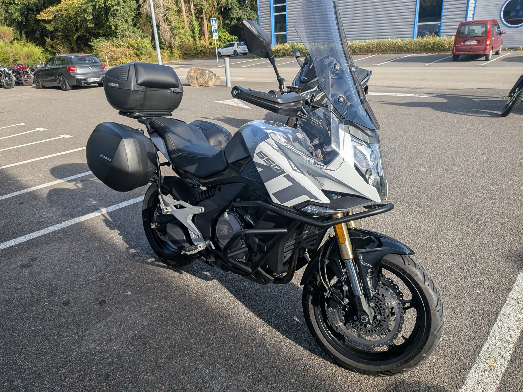 CF MOTO MT 650