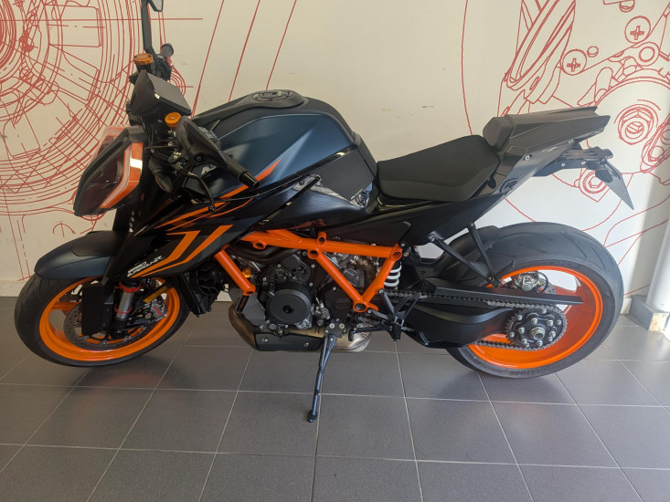 KTM 1290 SUPER DUKE R